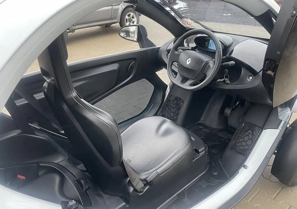 Renault Twizy cena 19900 przebieg: 1452, rok produkcji 2012 z Staszów małe 46